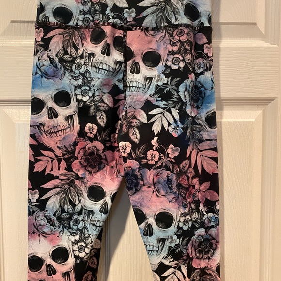 Evolution and creation skull 💀 crops - Picture 2 of 3